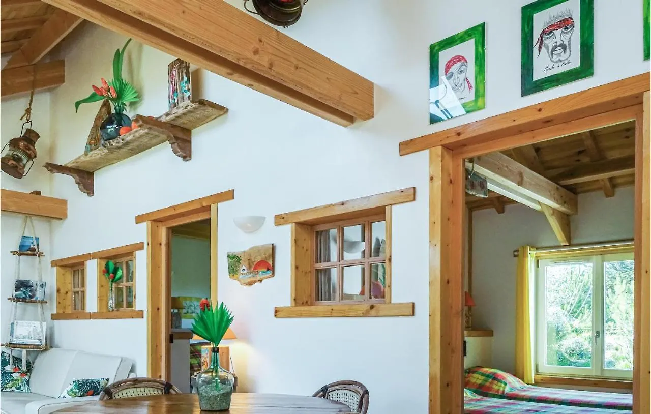 Holiday home Lovely Home In Plouguerneau With Kitchen