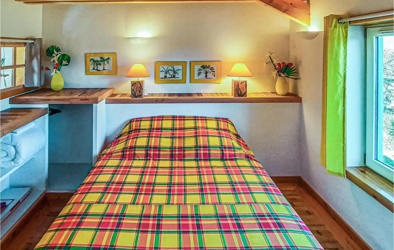 Holiday home Lovely Home In Plouguerneau With Kitchen